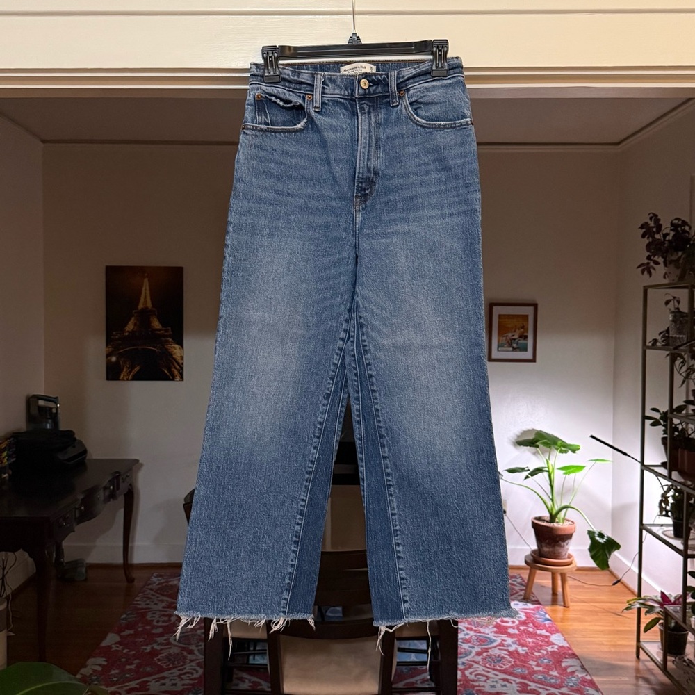 A&F the crop wide leg ultra high rise jeans